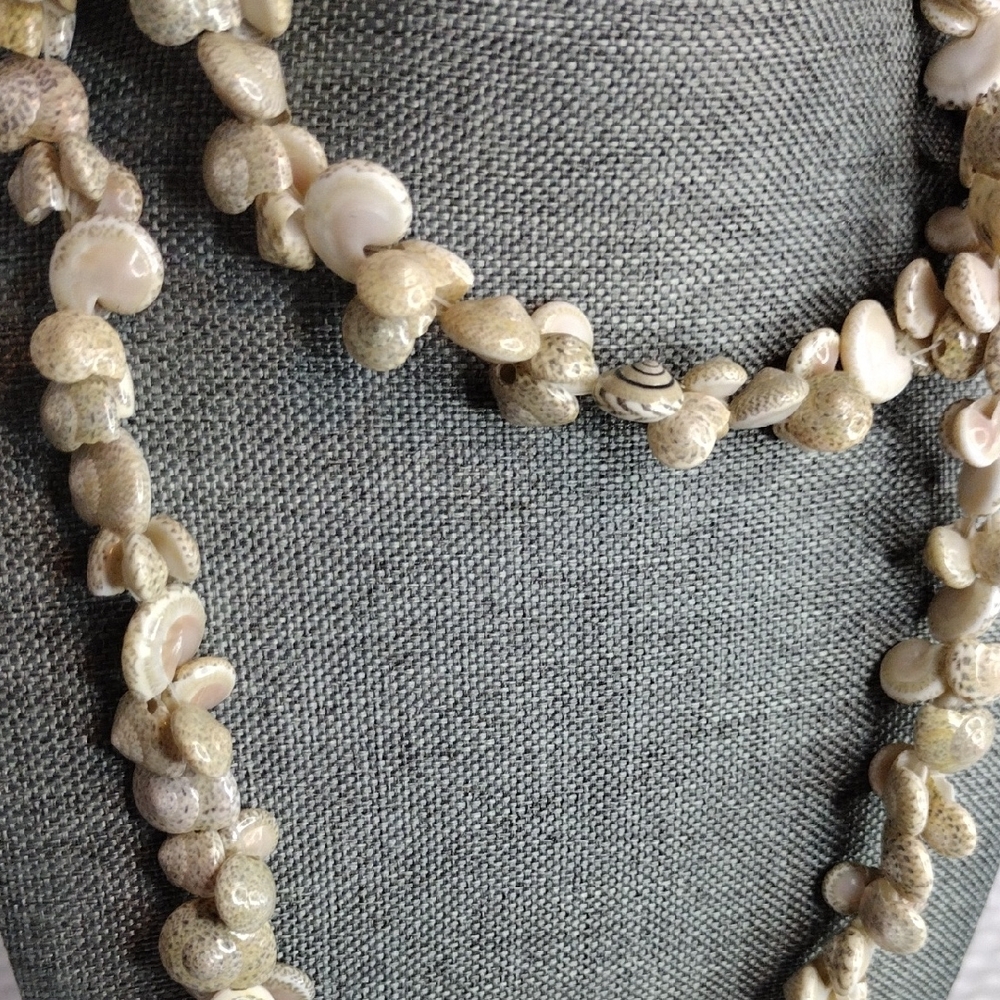 Vintage Hawaiian-Style SeaShell Lei Necklace - Picture 3 of 4